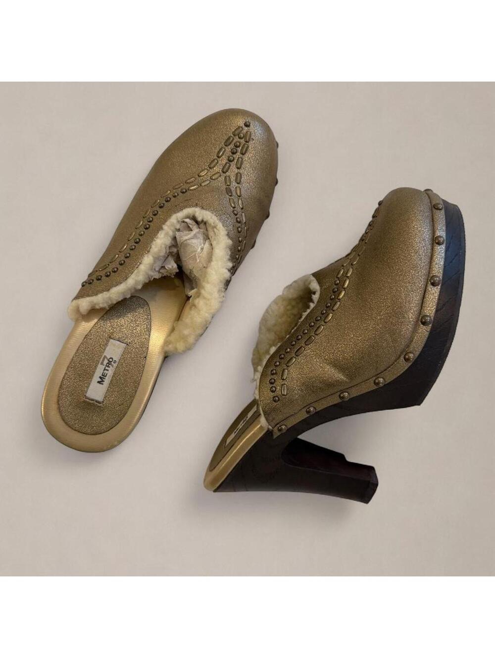 METRO Y2K Bronze Metallic Faux Fur Studded Heeled Mules – Size 8